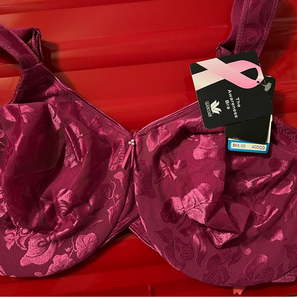 Brand new Wacoal awareness bra size 40 DDD.